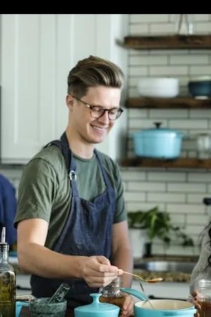 Heavy-Duty Twill Bib Aprons for Baristas, Chefs and Craftsmen